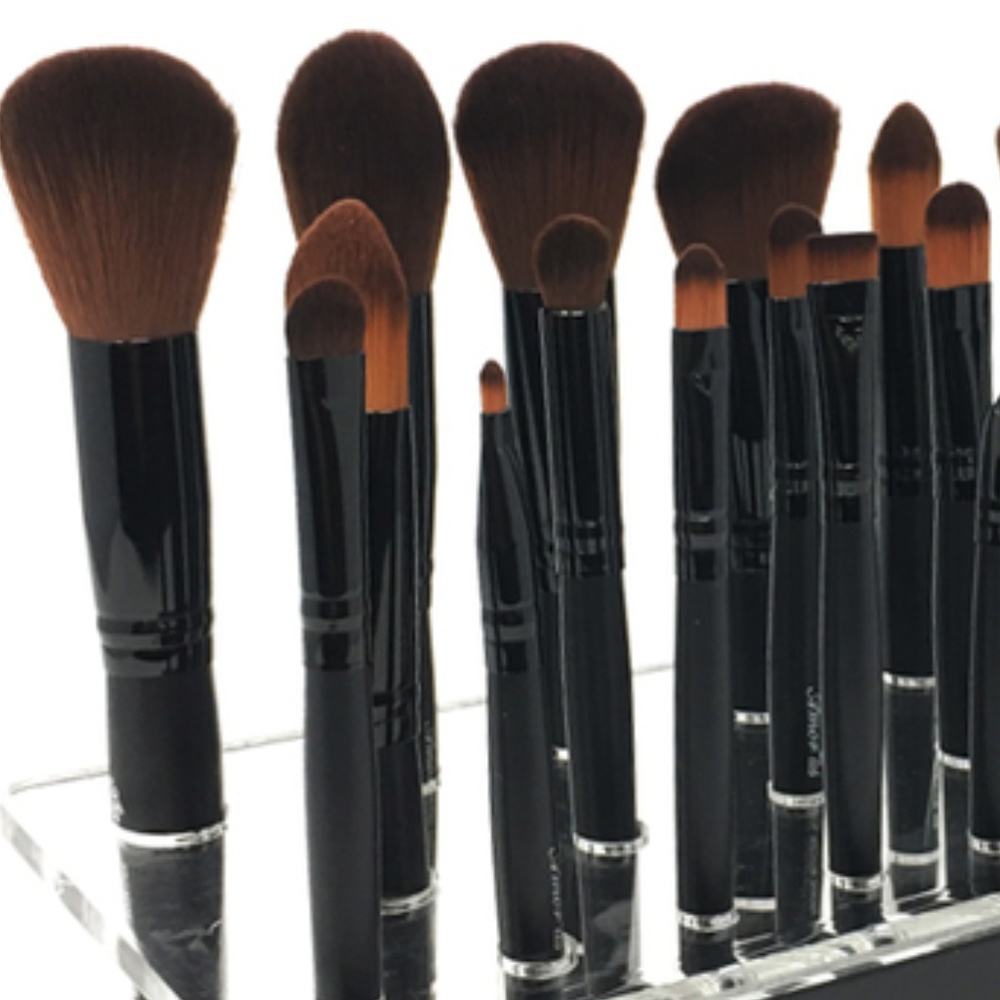 PROFESSIONAL MAKE UP BRUSHES- SET OF 24
